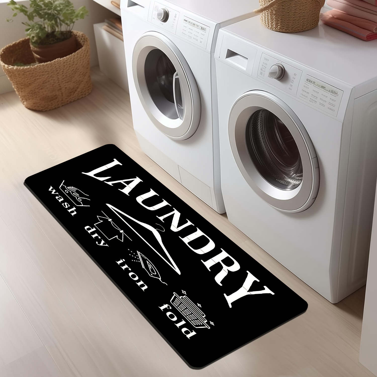 Commercial Printing Icon - Minimalistyczny biały dywanik z nadrukiem liter,